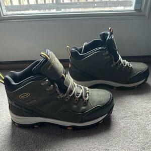 Men’s Skechers Relment Pelmo Chukka Waterproof Boot Olive/Black 9 X-Wide